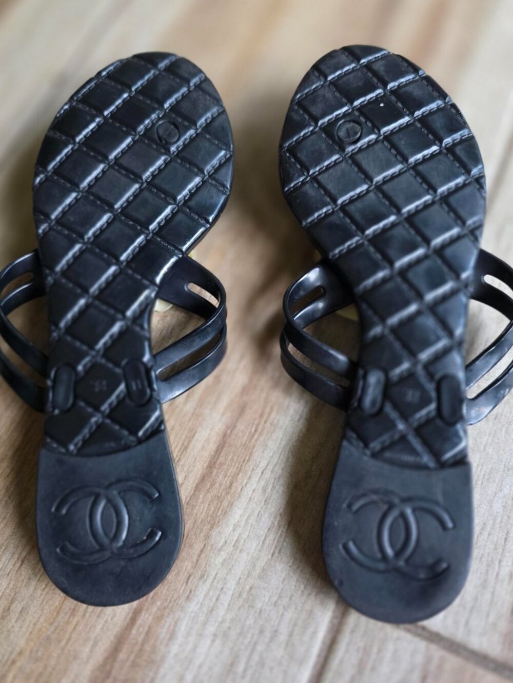 CHANEL CC Jelly Camelia Rubber Jelly Thong Flip Sandals Eur. 38 - Picture 11 of 15
